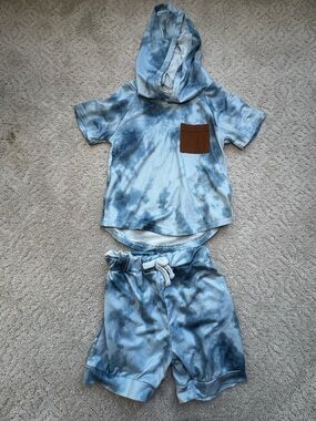 Tie-Dye Hooded Tee & Shorts Set with Brown Pocket size 2T